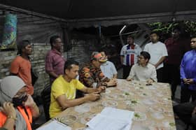 Anwar hulur bantuan segera kepada mangsa kebakaran, doa diberi ketabahan