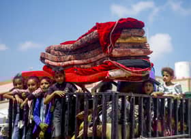 Thousands flee their homes as Israeli forces bomb southern Gaza