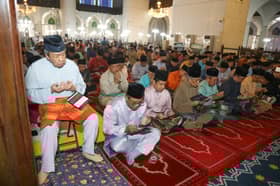Selangor Sultan celebrates Maal Hijrah eve at state mosque