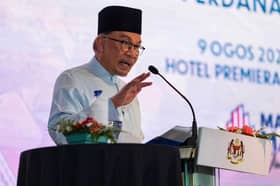 Anwar conveys condolences over Daim’s death