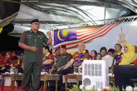 MB leads 60,000 in Merdeka chant at state’s National Day celebration