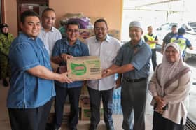 37 keluarga terjejas banjir Tanjong Karang terima bantuan Yayasan MBI