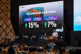 Gaji penjawat awam naik 15 peratus, kuat kuasa mulai 1 Disember