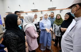 Medan selera terbakar: Peniaga beroperasi di tapak sementara minggu depan