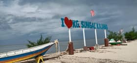 Benteng pasir Pantai Sungai Kajang rebak susulan air pasang besar