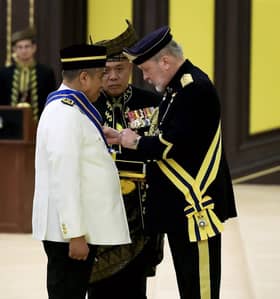 Govt Chief Secretary leads recipients of Federal awards in conjunction with King's birthday