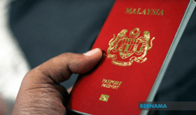 வெள்ளத்தால் சேதமடைந்த அல்லது தொலைந்து போன கடப்பிதழுக்கு, இலவசமாக மாற்றுப் கடப்பிதழ் வழங்கப்படும்