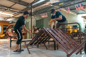 KSSB bantu bersihkan pusat jagaan warga emas terjejas akibat bah