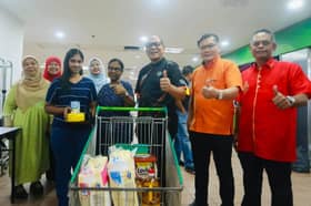 350 warga DUN Pandan Indah terima baucar beli-belah Deepavali
