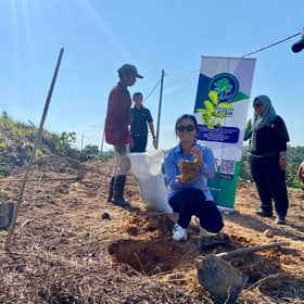 Campaign to plant 100 million trees touches down in Selangor Fruit Valley