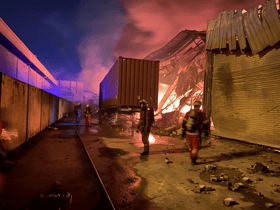 Gudang tayar, bateri musnah terbakar