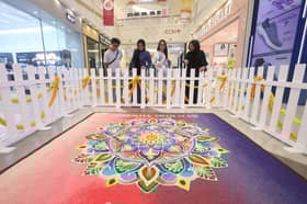 Ranggoli, seni rona lantai aneka motif penyeri Deepavali