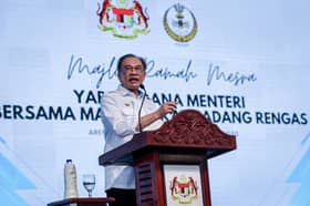 Anwar declares Malaysia’s support for Philippines, Spain amid natural disasters