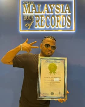 Penyanyi lagu Amalina gerun mandi minyak pagi Deepavali