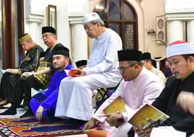Sultan Selangor berkenan ke majlis doa selamat sempena keberangkatan Raja Muda ke tanah suci