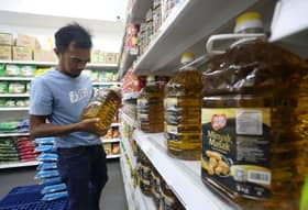Jual minyak masak lebih 20 sen, peniaga didenda RM10,000
