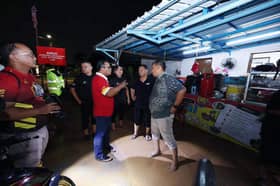 Sukarelawan Team Selangor bantu kerja pembersihan bah di DUN Sungai Tua