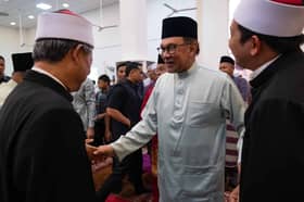 PM freezes Cabinet members’ leaves amid floods nationwide