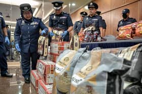 Kastam rampas tembakau, pil ekstasi seludup lebih RM3 juta
