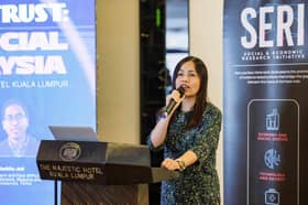 Comms Ministry reviews French, Australian social media rules for kids