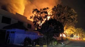 Tiga kilang perabot, kotak terbakar di Puncak Alam