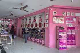 Business owners, public laud smoking ban at laundromats