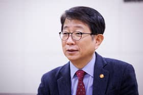 S. Korean transport minister to resign over country’s worst air crash