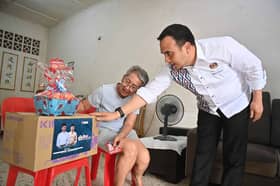 Pesakit barah dapat sumbangan PM sempena Tahun Baharu Cina