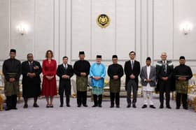 King receives credentials of six envoys