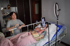 Tinggal kerjaya demi ibu terlantar, pemuda kongsi kisah hidup di TikTok