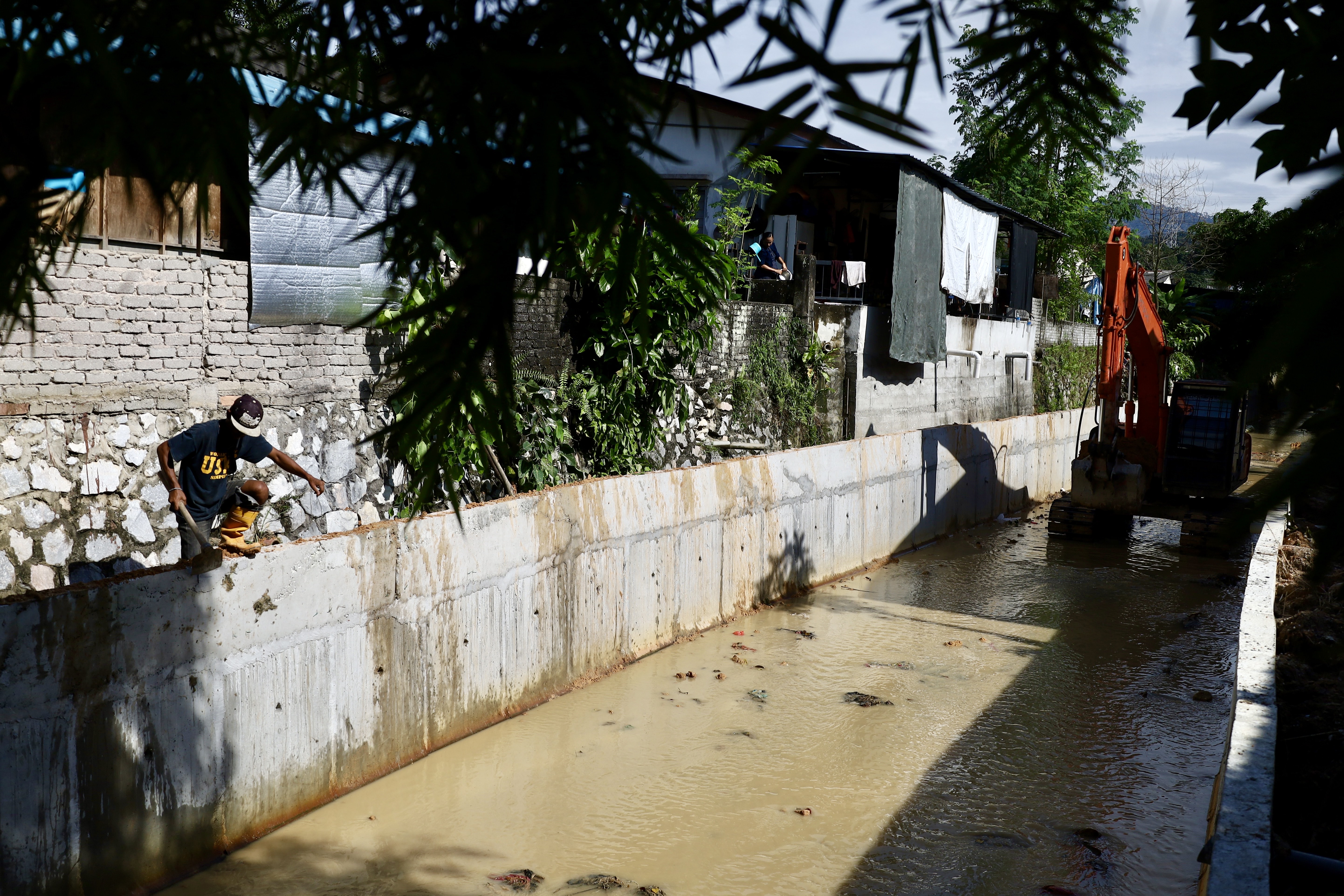 Kg Desa Aman riverbank upgrades get RM1 mln boost to combat erosion, floods