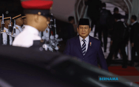 Indonesian President Prabowo arrives in Malaysia