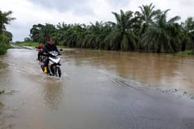 Floods displace more people in Pahang, recede in Johor