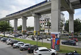 Lukisan mural hiasi 12 tiang stesen LRT, sokong artis, banteras vandalisme