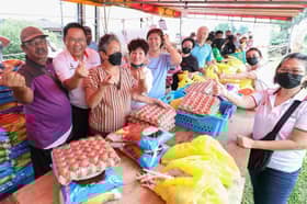 Sempena Tahun Baharu Cina, 550 warga DUN Pandamaran terima baucar beli-belah