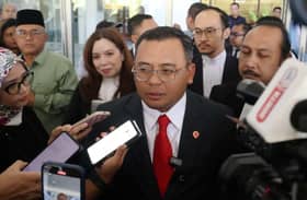 Amirudin accepts Sanusi’s apology, urges against misinformation
