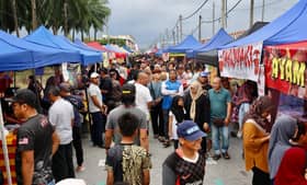 Breaking of fast: Ramadan bazaars continue to pull in the crowd
