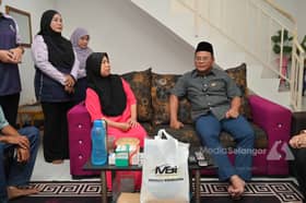 MB ziarah tiga keluarga asnaf, hulur bantuan bakul makanan