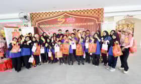 69 anak yatim, asnaf gembira beli-belah pakaian raya tajaan KDEBWM