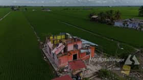 Ribut Sekinchan: Dentuman kuat, bumbung terbang dalam seminit