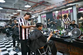 Gunting, dandan rambut, rawat wajah, kuku dikecualikan Cukai Perkhidmatan
