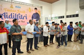 1,500 Gombak residents receive Aidilfitri aid worth RM750,000 from MBI