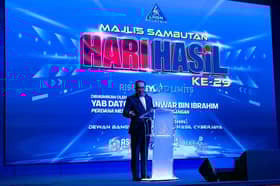 PM Anwar applauds LHDN’s performance, confident in future revenue growth