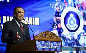 Anwar gives green light to new mosque in Jalan Masjid India