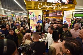 ST Rosyam Mall anjur JER bantu penduduk beli barangan murah