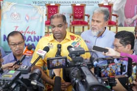 Bantu orang susah, ahli parlimen sumbang gaji, elaun kepada rumah ibadat