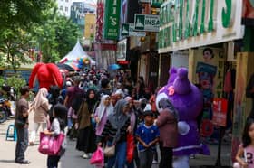 Elak 'pokai' sebelum gaji, perinci belanja termasuk penerima duit raya