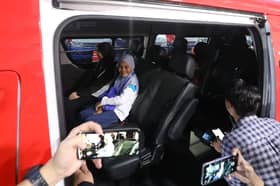 Tanpa seragam lengkap, pelajar terjejas kebakaran paip gas tetap semangat ke sekolah