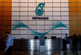 Petronas bakal kurangkan 10 peratus pekerja