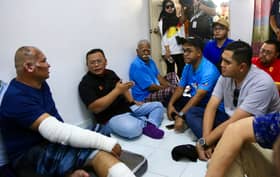 MB visits Puchong fire victims in Kg Kuala Sg Baru